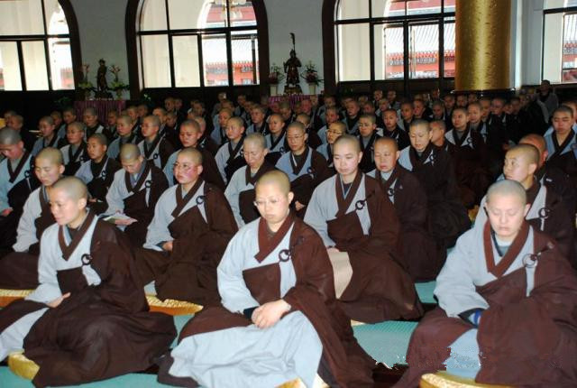 普寿寺：中国最大的女众佛学院 出家须遵守384条戒律 